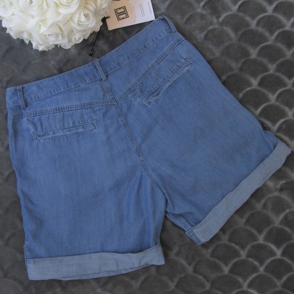 NWT Ivanka Trump Blue Chambray Denim Cuffed Shorts - Picture 2 of 5